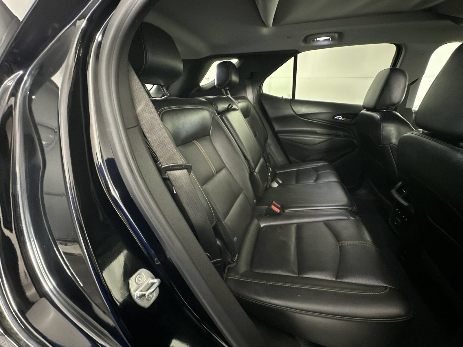 Used 2023 Chevrolet Equinox Premier FWD image 23