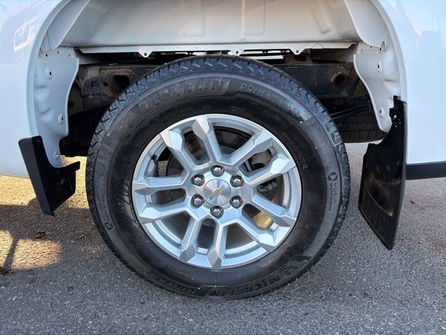 Used 2024 Chevrolet Silverado 1500 LT AWD/4WD image 12
