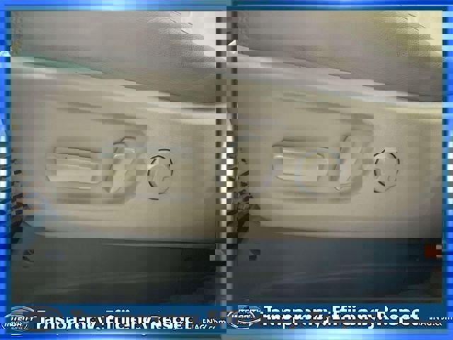 Used 2015 Toyota Sienna XLE Premium w/ Four Season Floor Mat Package image 20