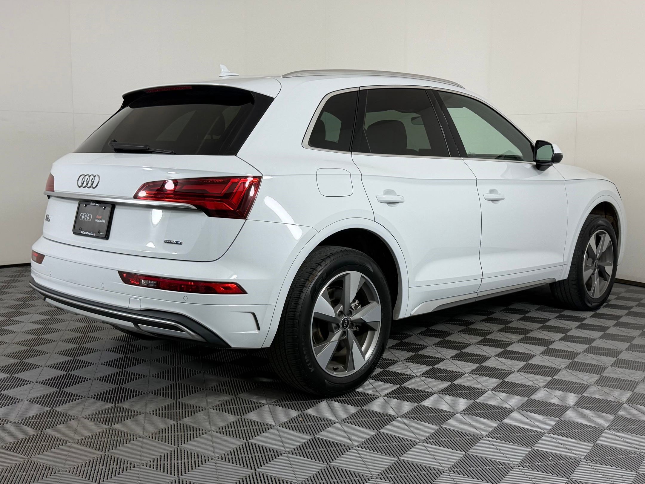 Certified 2023 Audi Q5 Premium w/ Convenience Package AWD/4WD image 9