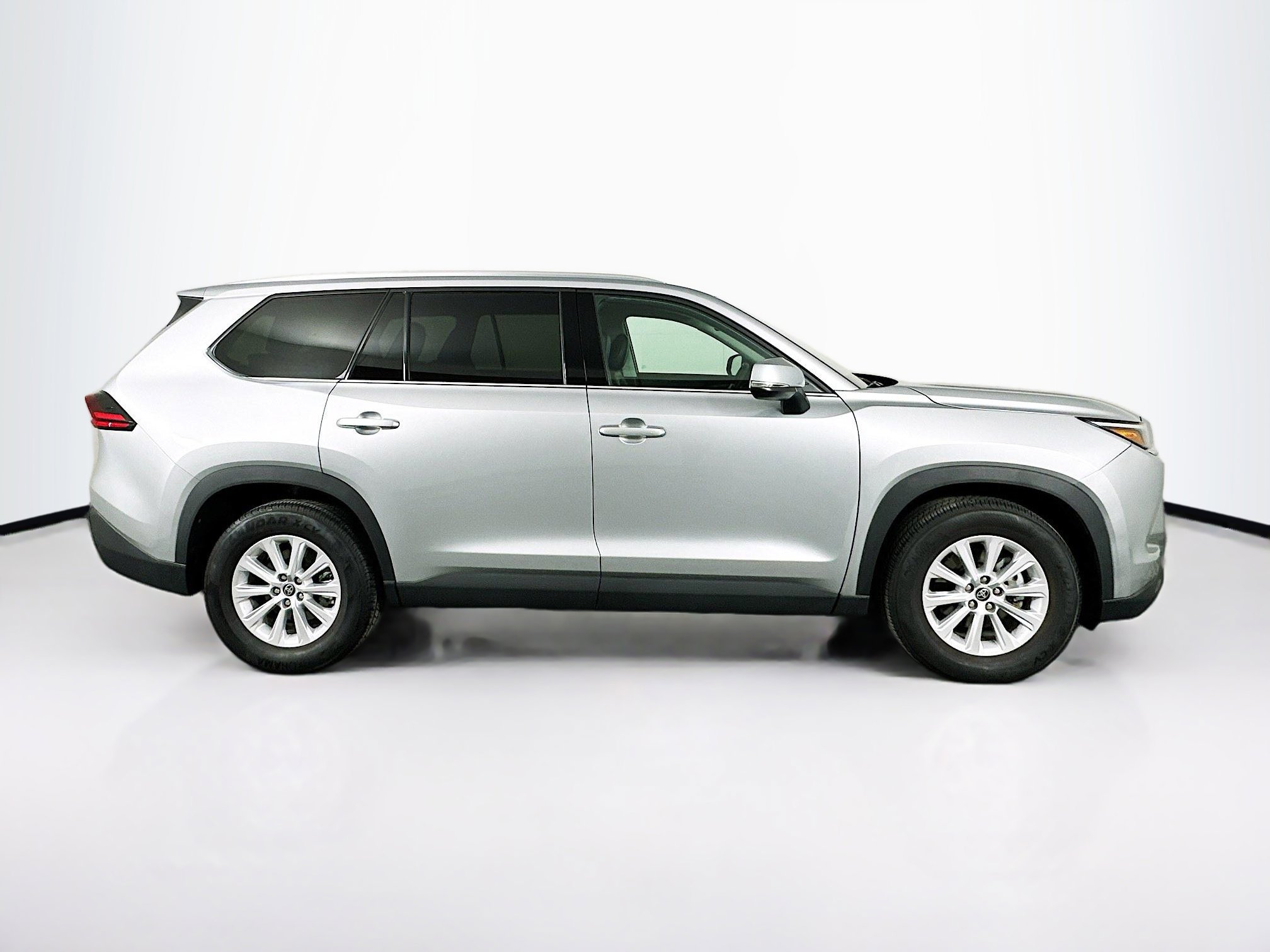 Used 2025 Toyota Grand Highlander AWD image 10