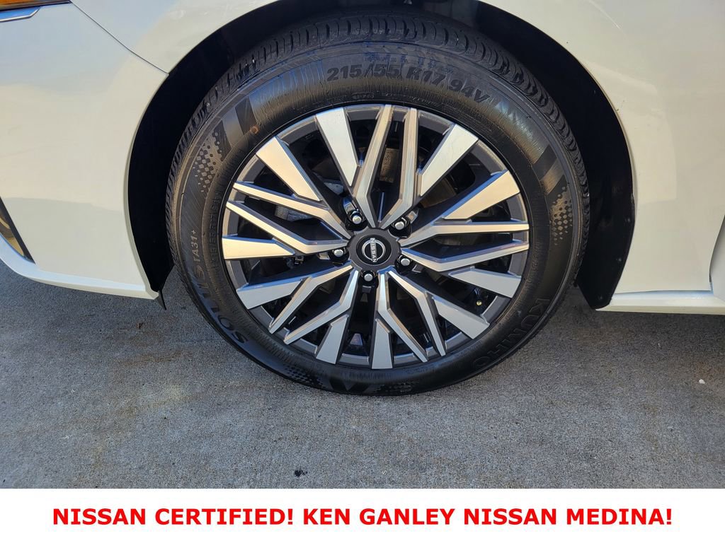 Certified 2025 Nissan Altima 2.5 SV FWD image 18