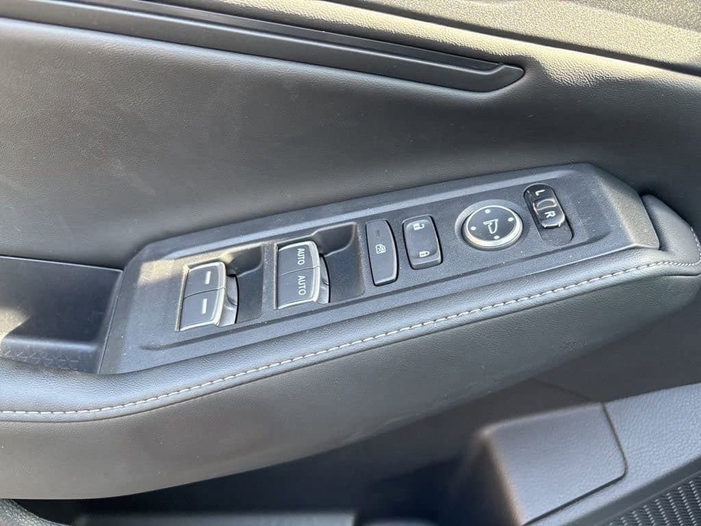 Used 2025 Honda Accord Sport image 25