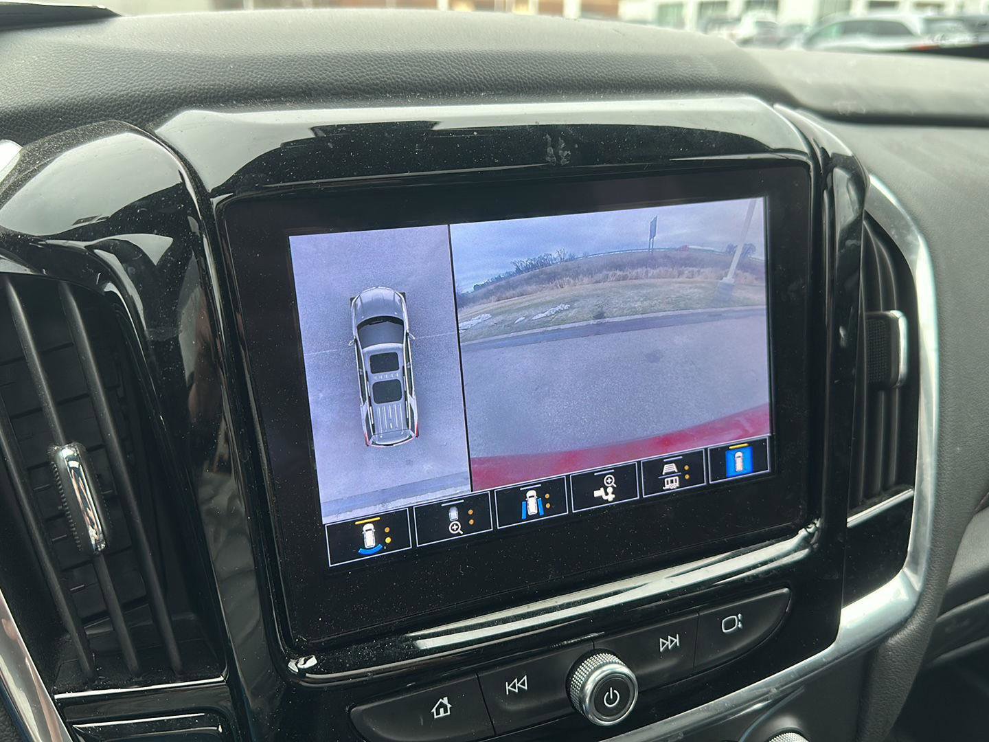 Used 2023 Chevrolet Traverse RS w/ LPO, Floor Liner Package image 19