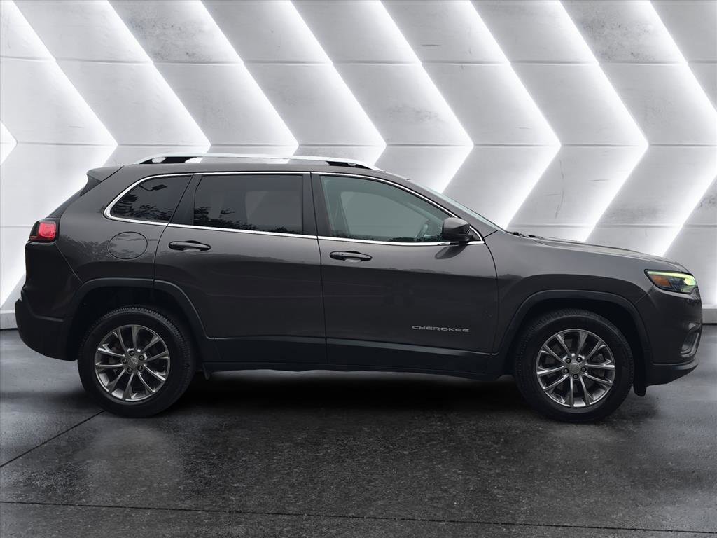 Used 2019 Jeep Cherokee Latitude Plus w/ Cold Weather Group image 6