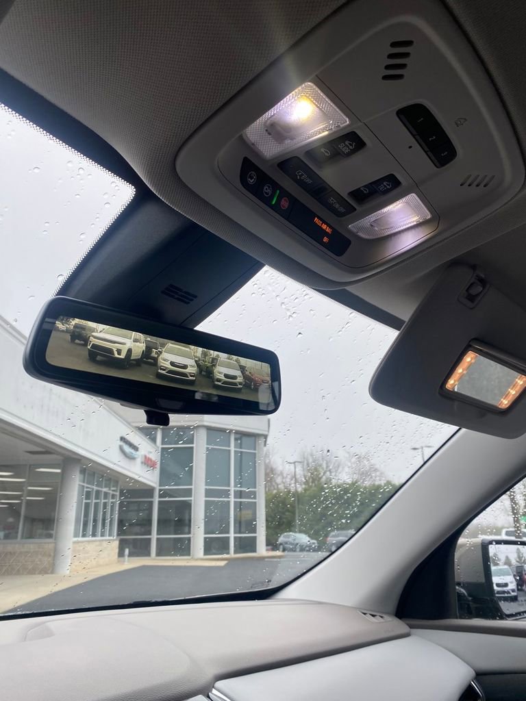 Used 2018 Chevrolet Traverse Premier image 18