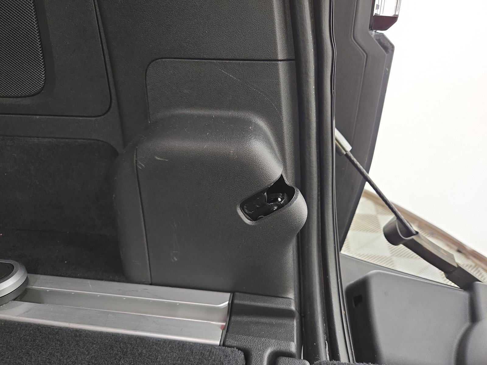 Used 2024 Rivian R1S Adventure AWD/4WD image 36