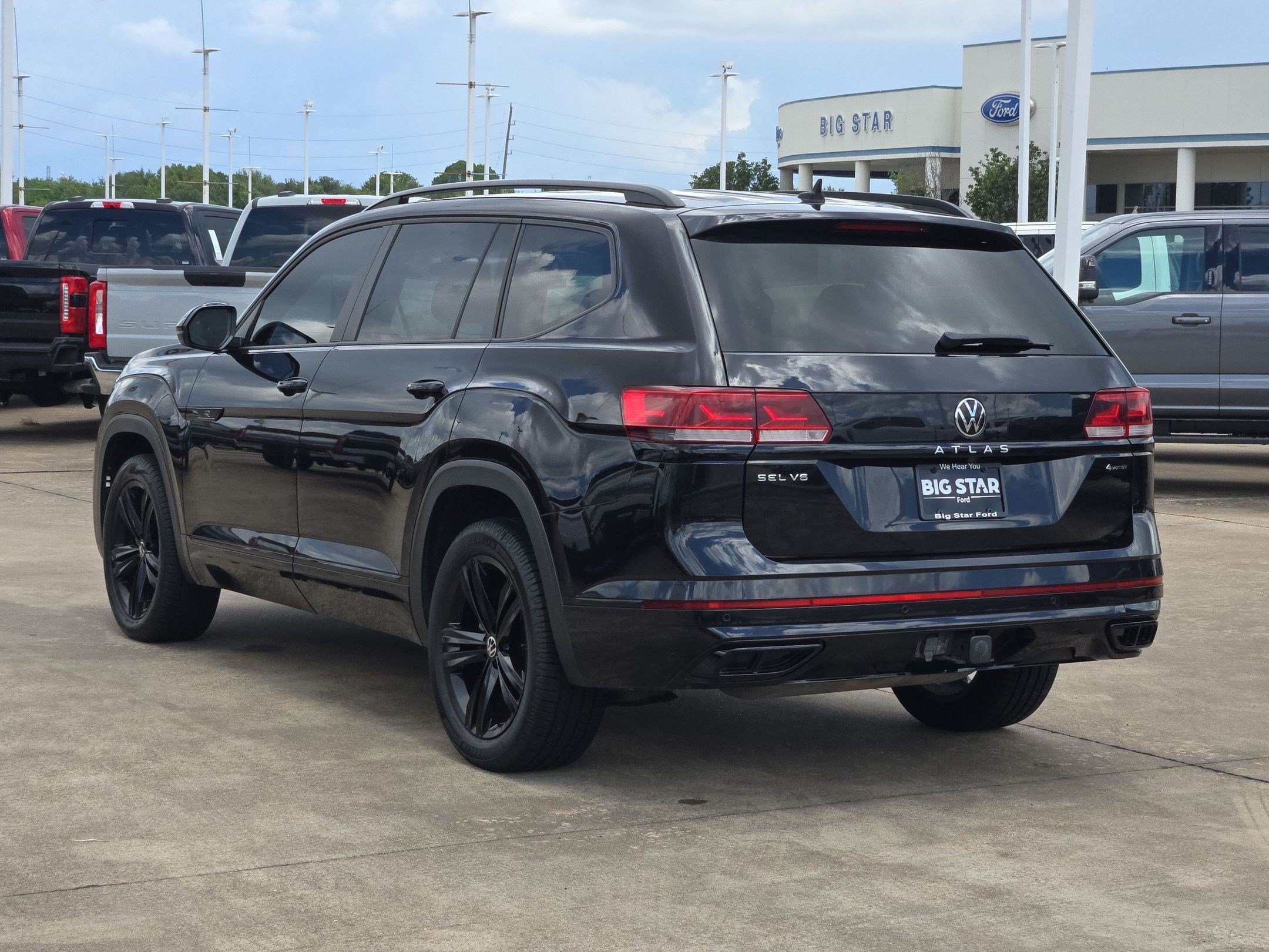 Used 2023 Volkswagen Atlas SEL R-Line AWD/4WD image 7