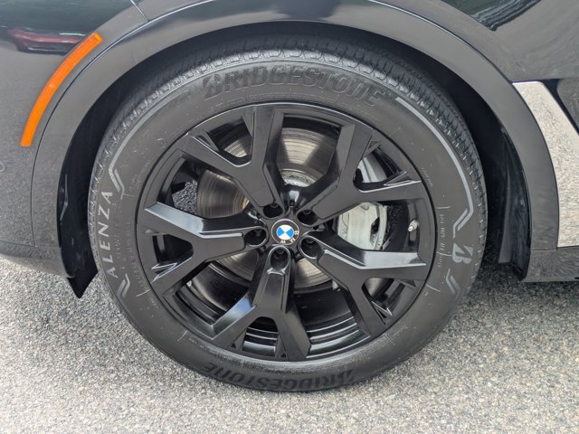 Used 2024 BMW X7 xDrive40i w/ Executive Package AWD/4WD image 16