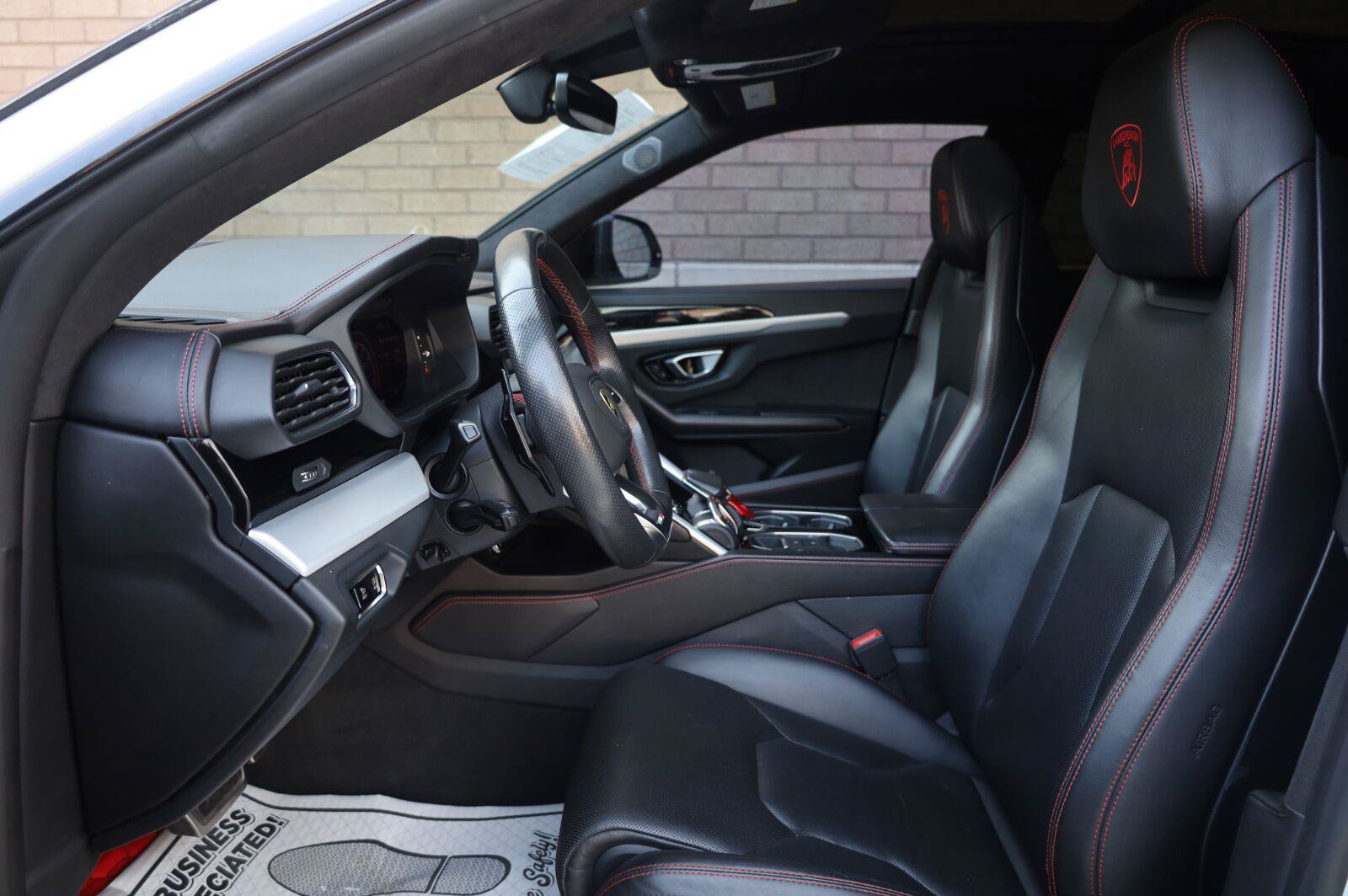 Used 2019 Lamborghini Urus AWD/4WD image 19