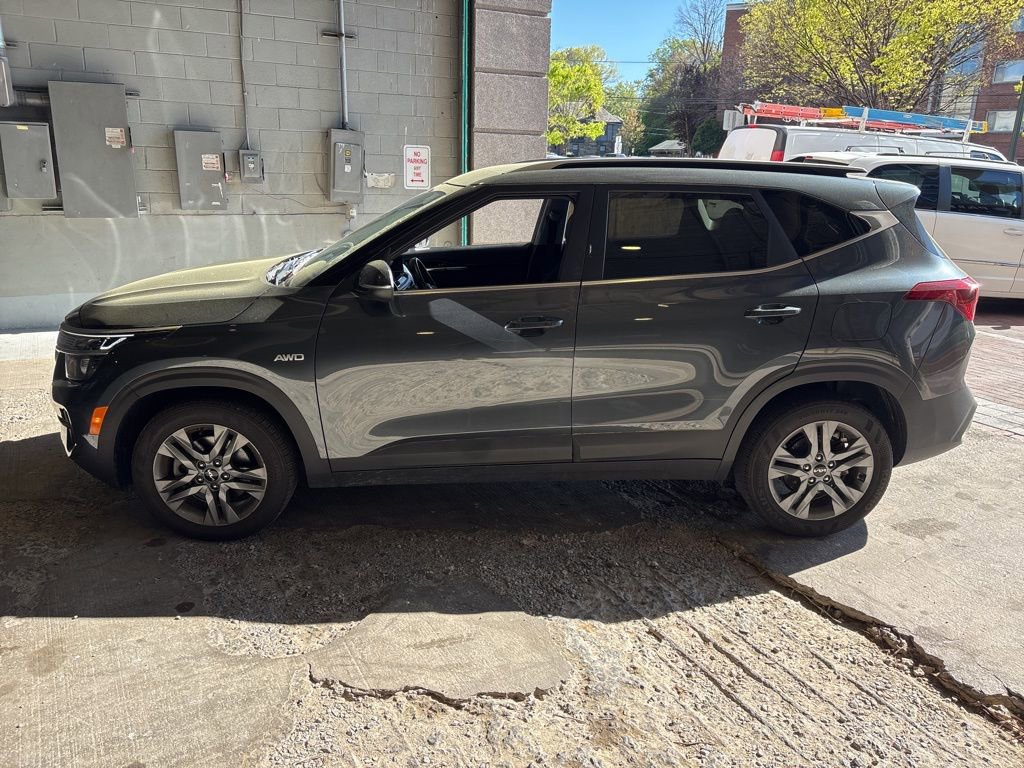 Certified 2023 Kia Seltos S w/ Navigation Package AWD/4WD image 6