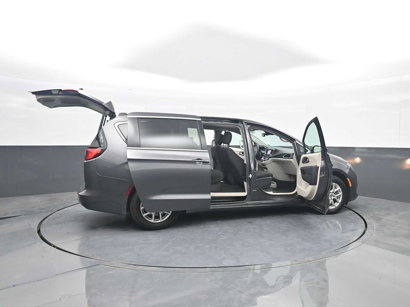 Used 2023 Chrysler Voyager LX FWD image 49
