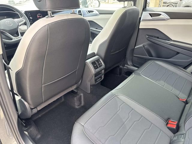 New 2026 Volkswagen Taos SE FWD image 10