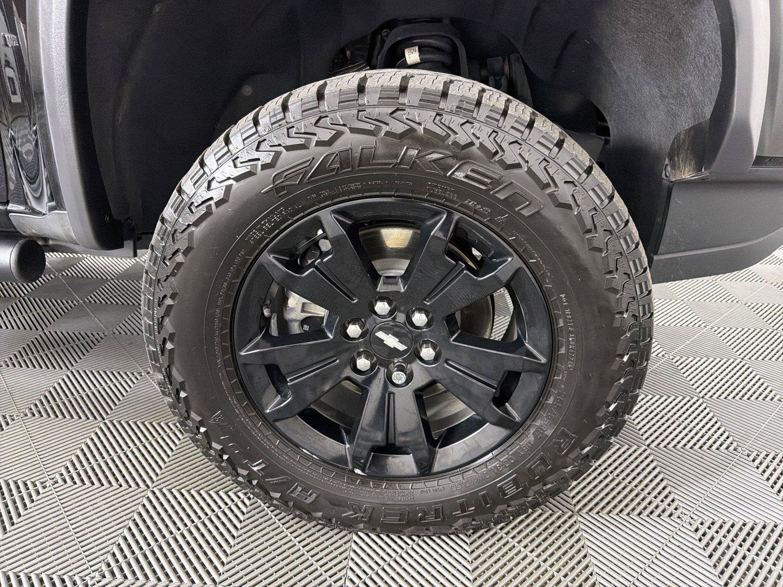 Certified 2022 Chevrolet Colorado ZR2 w/ ZR2 Midnight Special Edition AWD/4WD image 10
