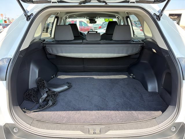 Used 2025 Toyota RAV4 XLE AWD/4WD image 29