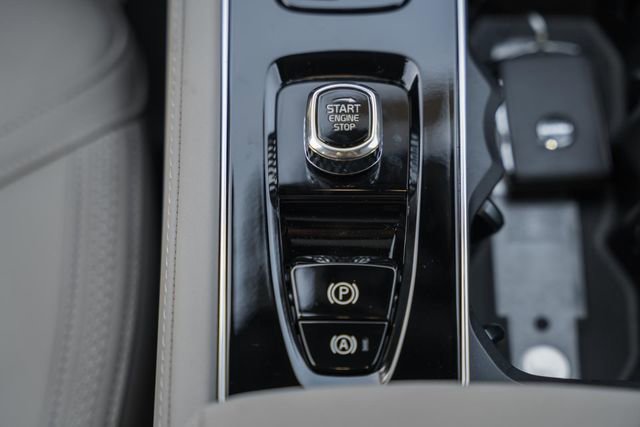 New 2026 Volvo XC90 T8 Plus w/ Protection Package Premier image 25