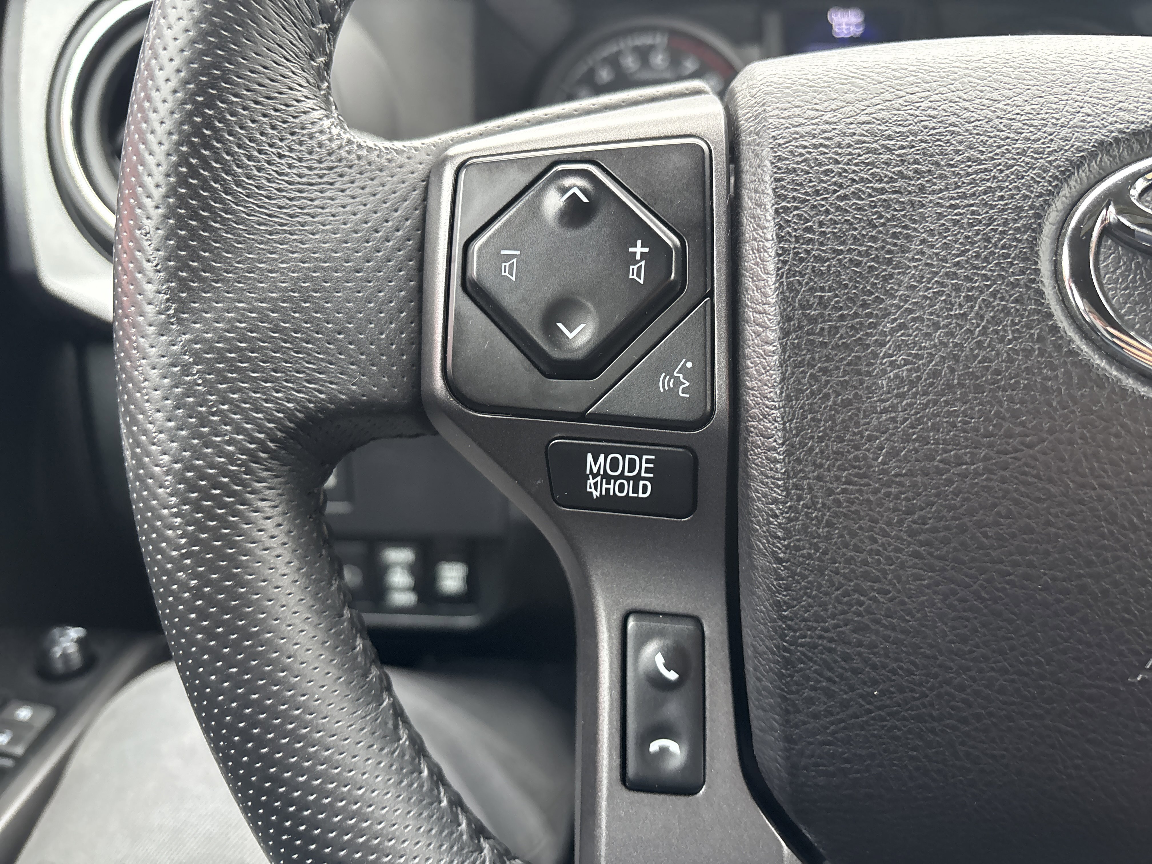 Used 2021 Toyota Tacoma TRD Off-Road w/ TRD Premium Off Road Package image 18