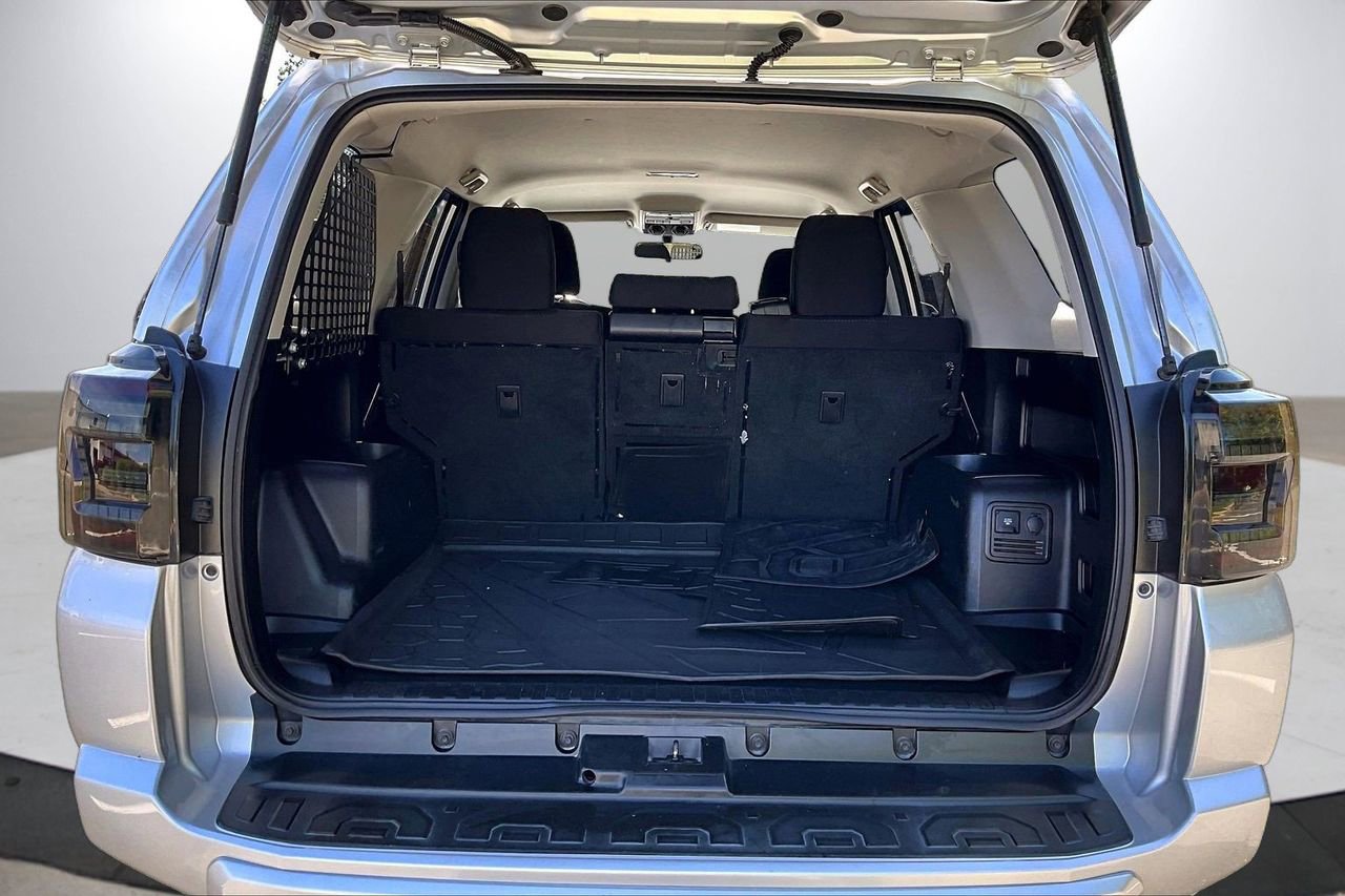 Used 2018 Toyota 4Runner TRD Off-Road image 25