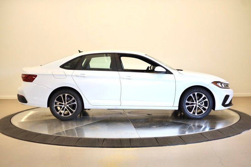 New 2026 Volkswagen Jetta Sport image 2