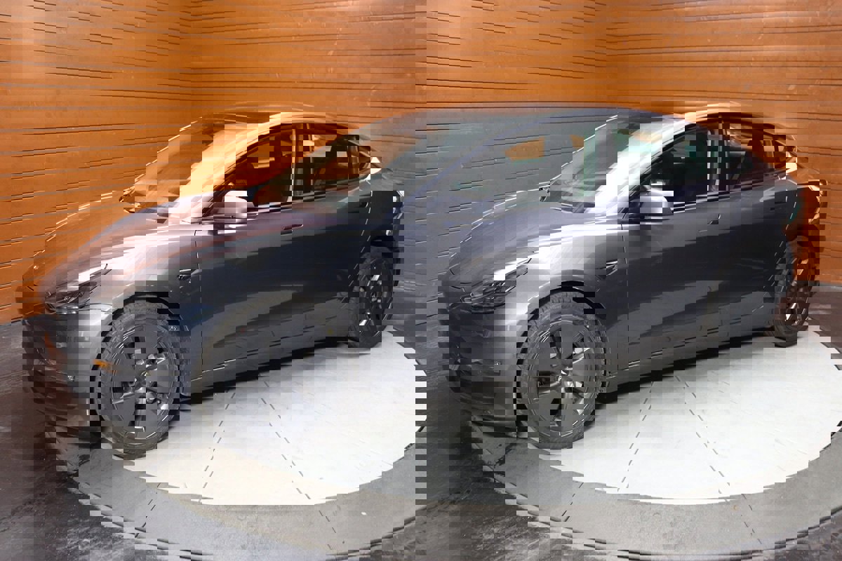 Used 2023 Tesla Model 3 Standard Range image 7