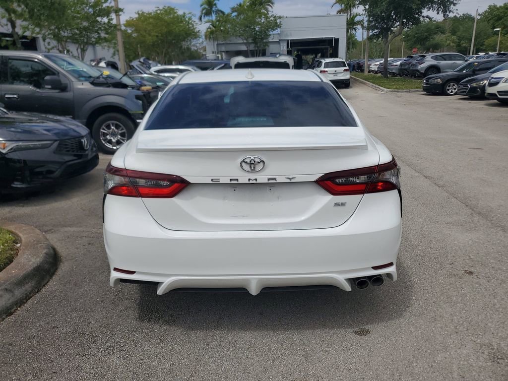 Used 2021 Toyota Camry SE image 10