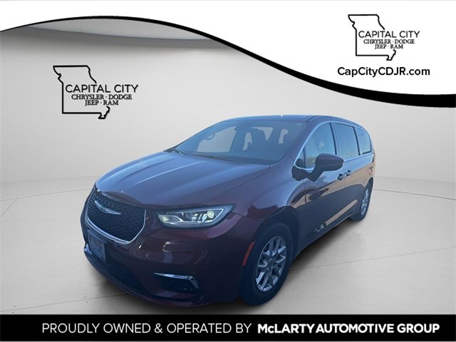 Used 2023 Chrysler Pacifica Touring-L image 1