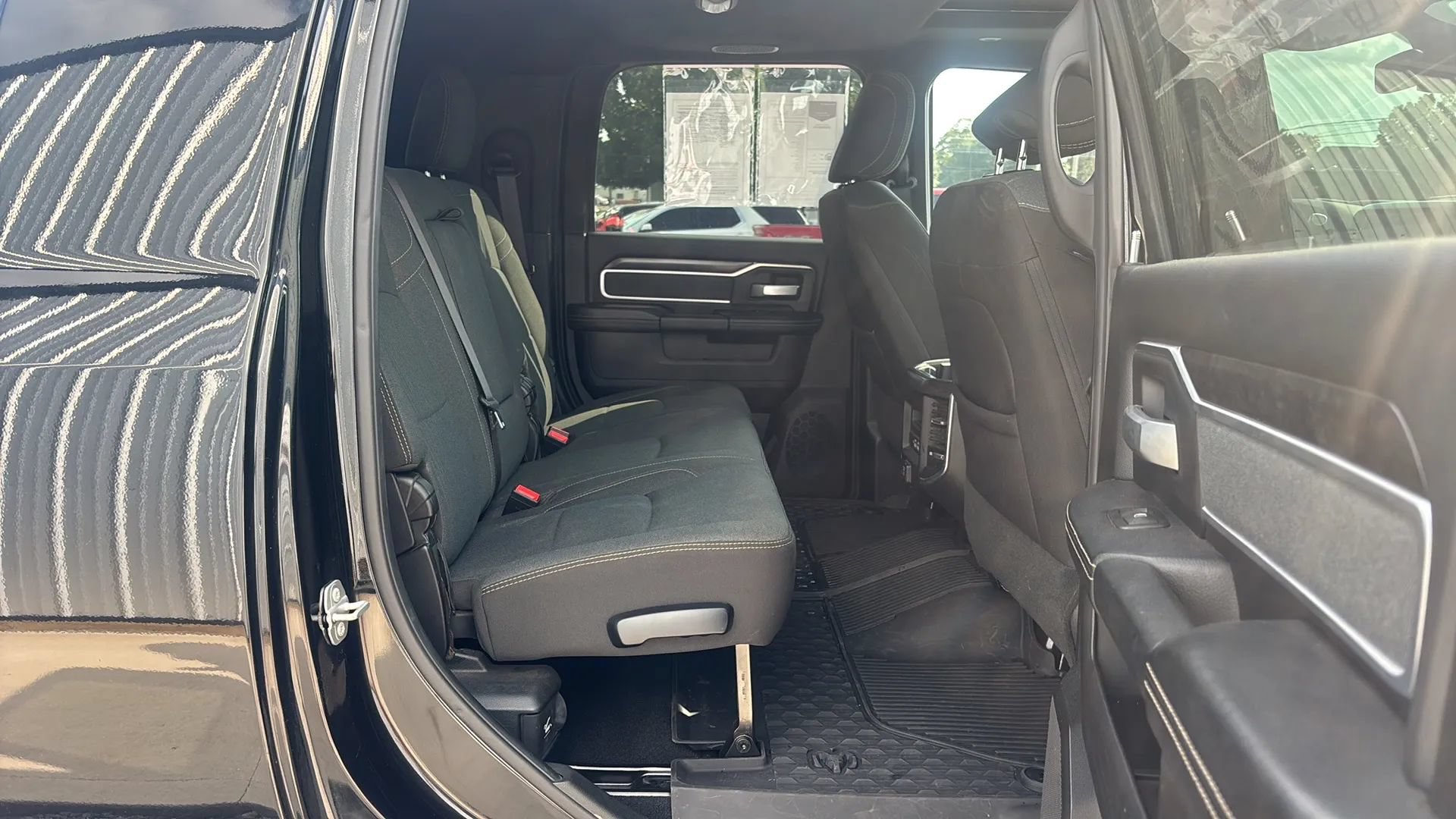 Used 2022 RAM 3500 Big Horn w/ Level C Equiment Group AWD/4WD image 18