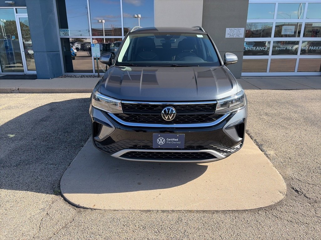 Certified 2023 Volkswagen Taos SE image 3