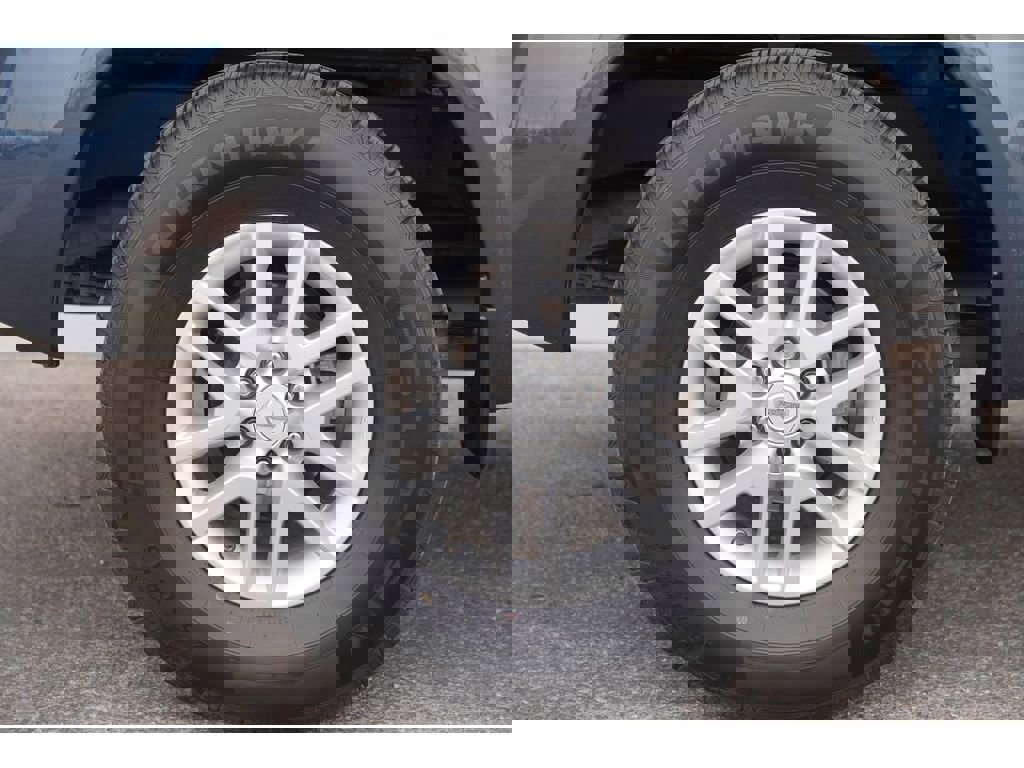 Used 2014 Nissan Frontier SV w/ SV Value Truck Package image 7