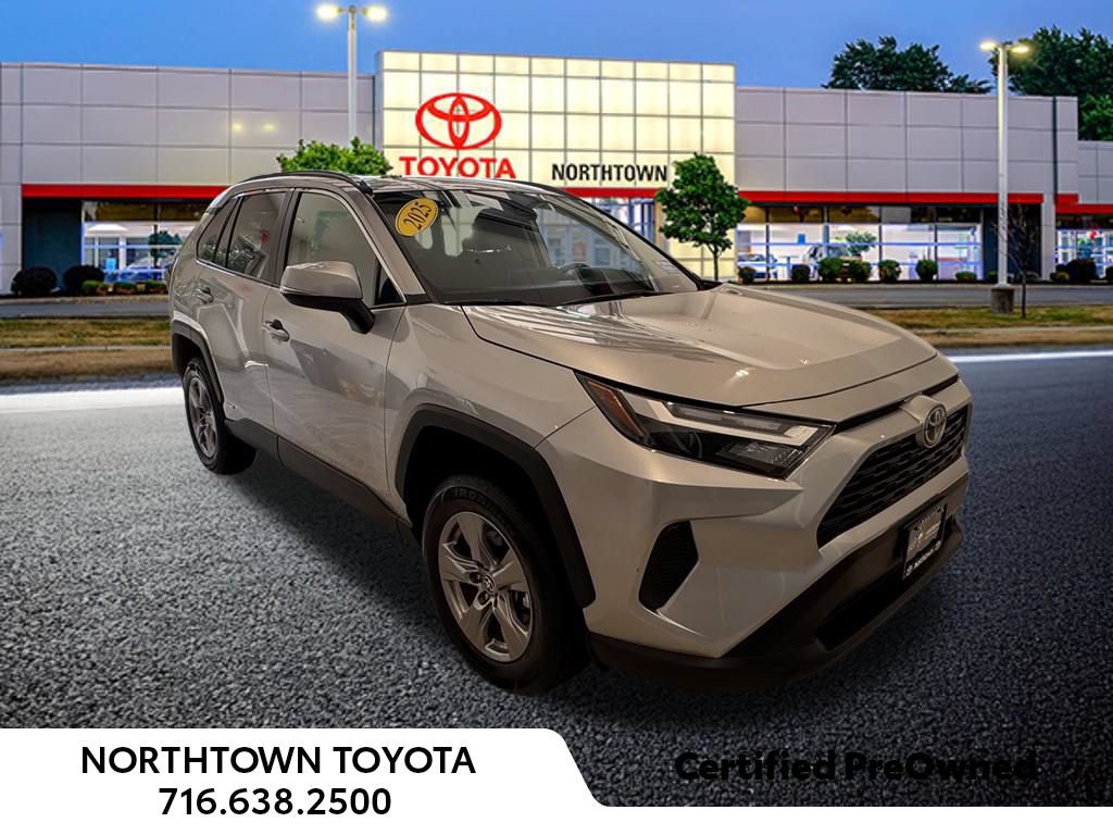 Used 2025 Toyota RAV4 LE AWD/4WD image 26