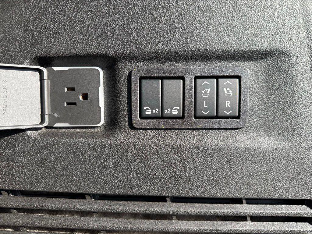 New 2026 Chevrolet Suburban Premier image 8