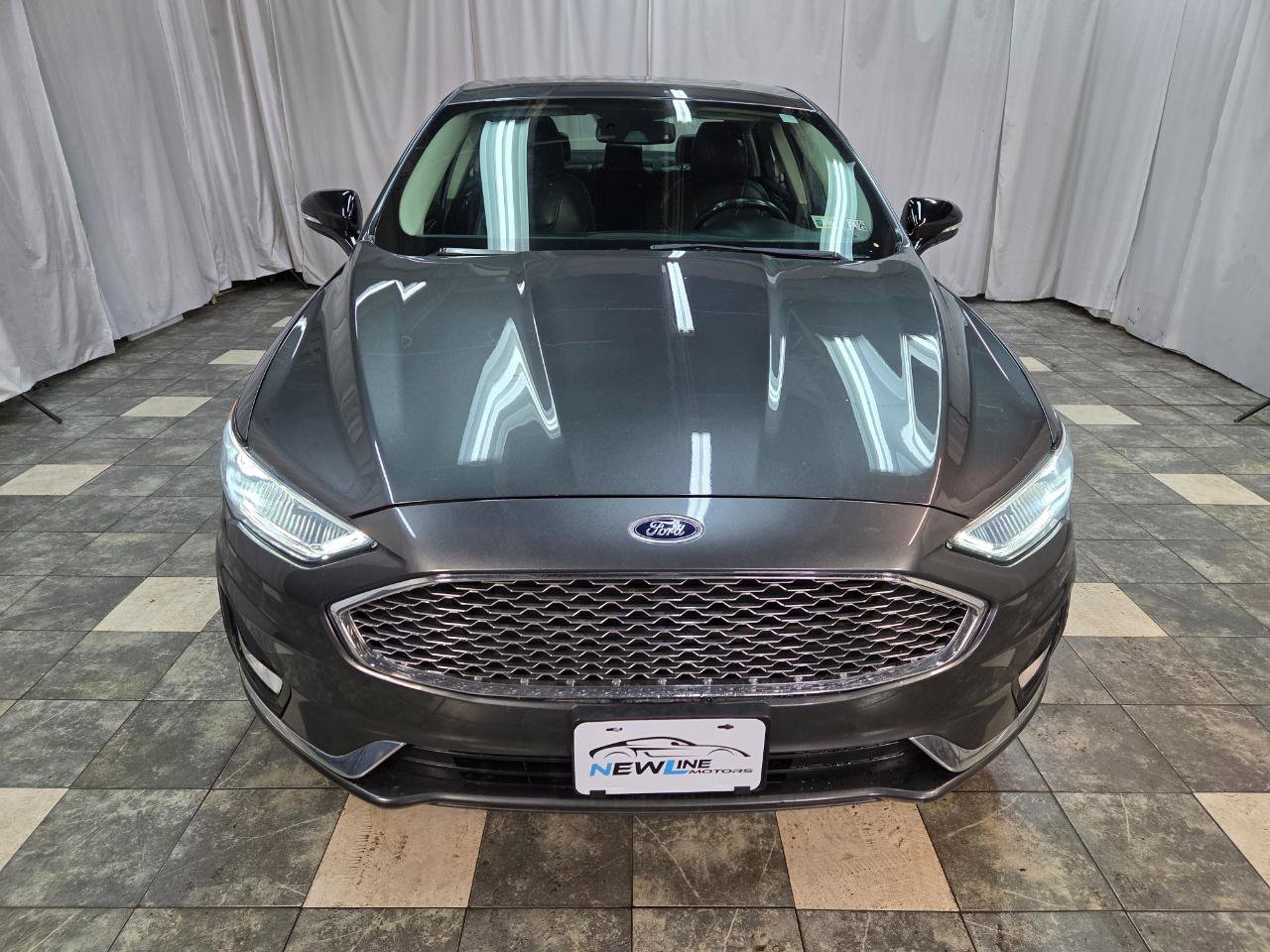 Used 2019 Ford Fusion Titanium FWD image 3