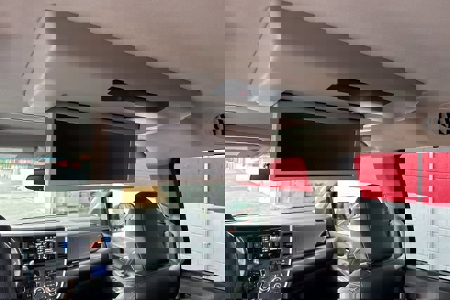 Used 2017 Toyota Sienna SE Premium image 18