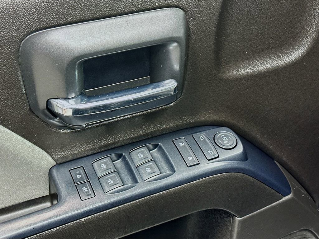 Used 2017 Chevrolet Silverado 1500 Custom w/ Custom Convenience Package image 17