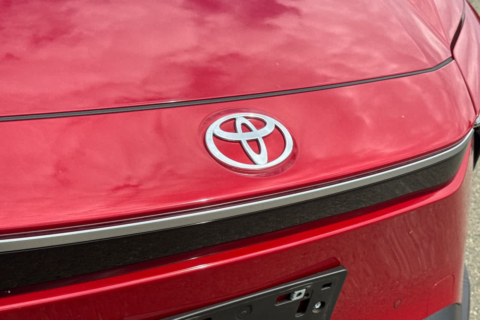 Used 2023 Toyota bZ4X FWD image 16