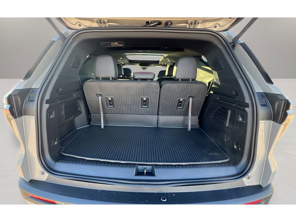 New 2026 Chevrolet Traverse Z71 w/ Driver Confidence Package image 30