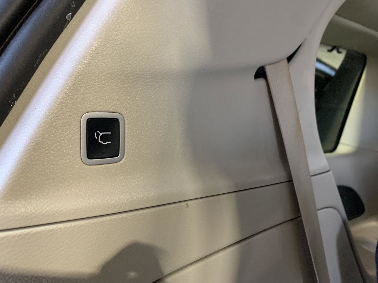 Used 2020 Chrysler Pacifica Touring-L Plus image 41