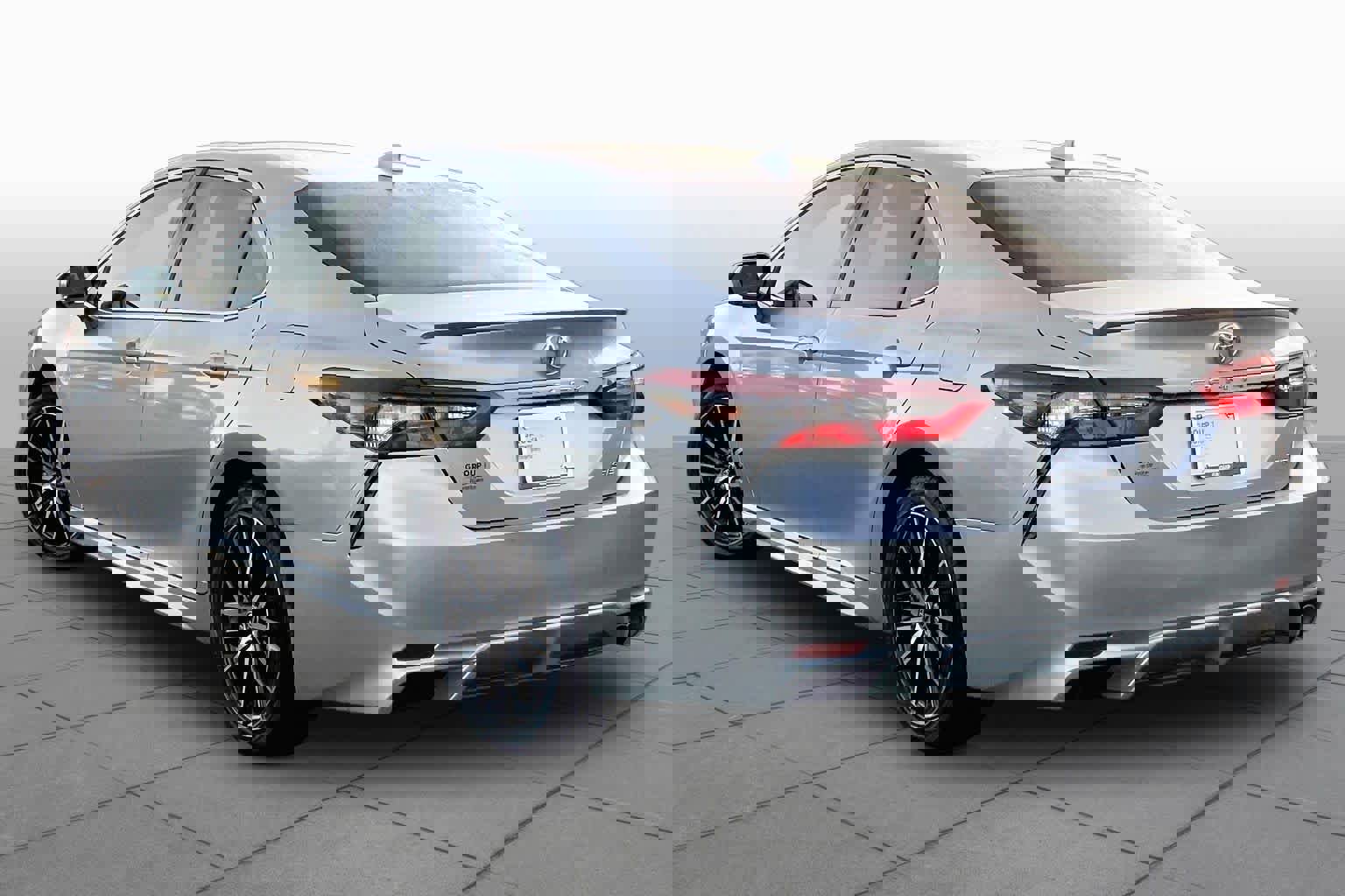 Used 2021 Toyota Camry SE FWD image 12