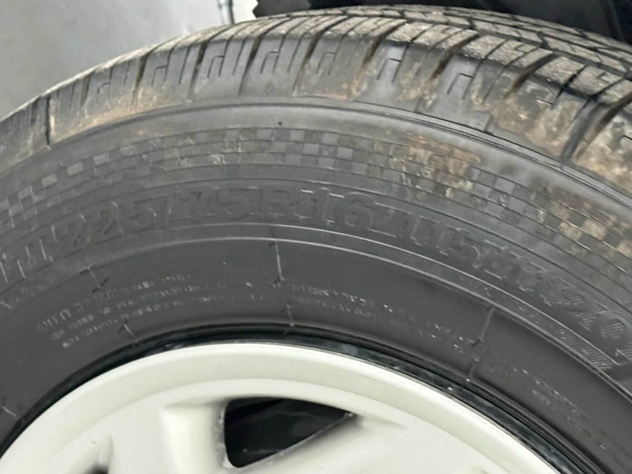 Used 2014 Ford E-150 and Econoline 150 Extended Van 3D image 40