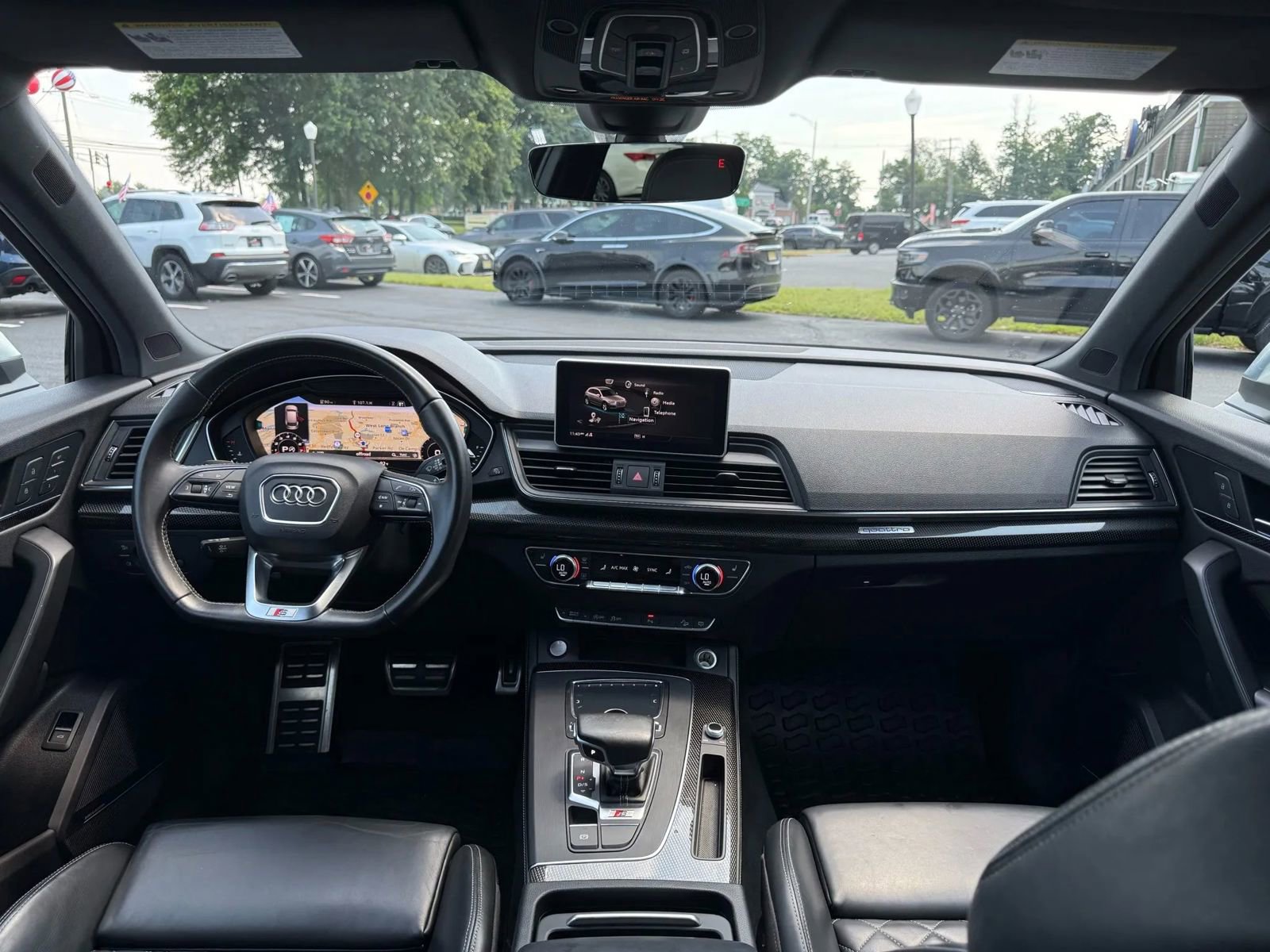 Used 2018 Audi SQ5 Premium Plus w/ Navigation Package image 39