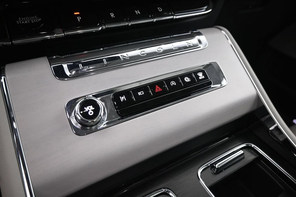 Used 2025 Lincoln Aviator Reserve w/ Equipment Group 201A AWD/4WD image 22