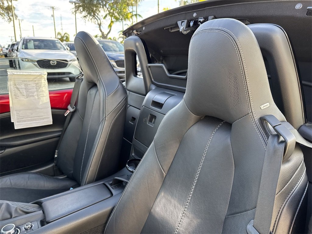 Used 2022 MAZDA MX-5 Miata Grand Touring w/ Weather Package image 17