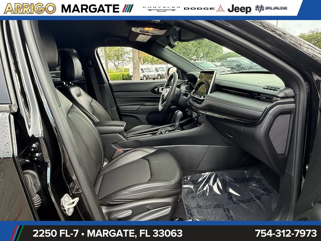Used 2023 Jeep Compass Latitude AWD/4WD image 17