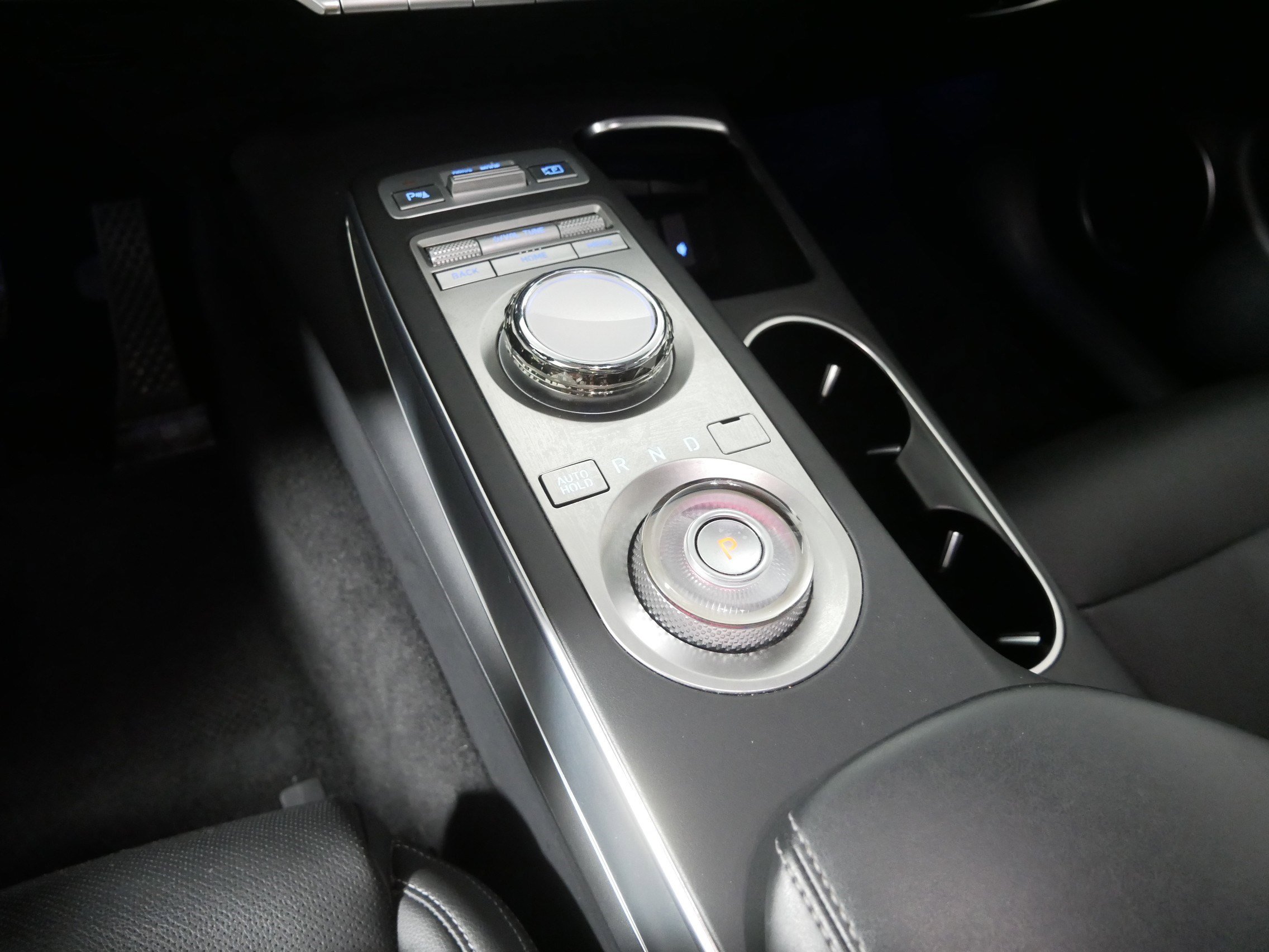 Certified 2022 Genesis GV70 2.5T w/ Select Package image 24