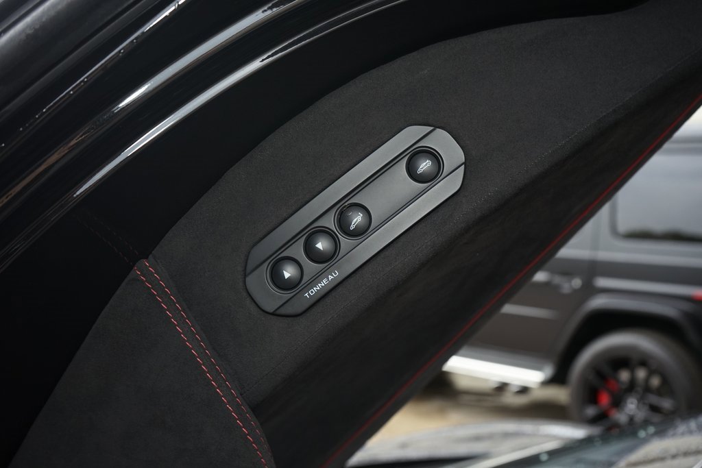 Used 2015 McLaren 650S Spider image 21