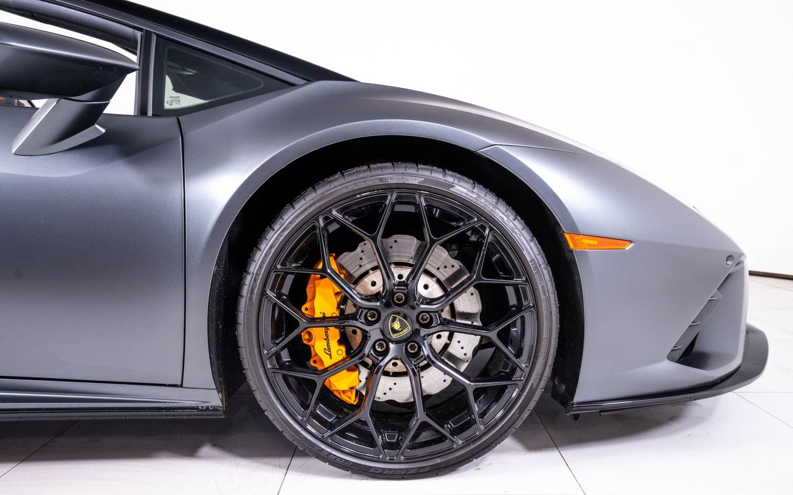 Used 2021 Lamborghini Huracan EVO image 16