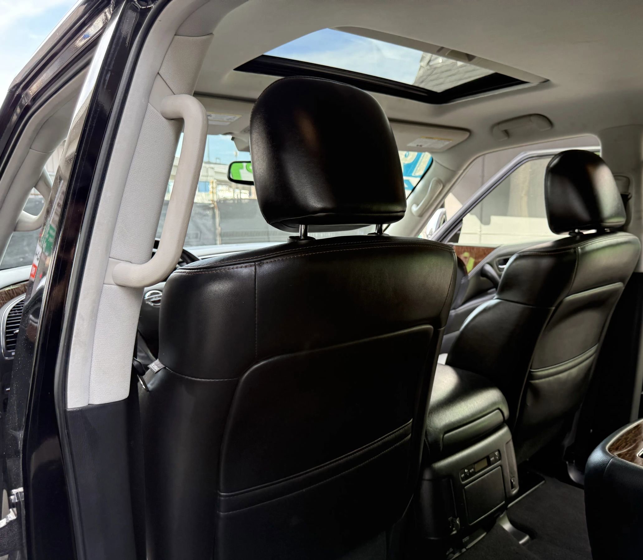 Used 2019 Nissan Armada SL w/ Premium Package AWD/4WD image 16