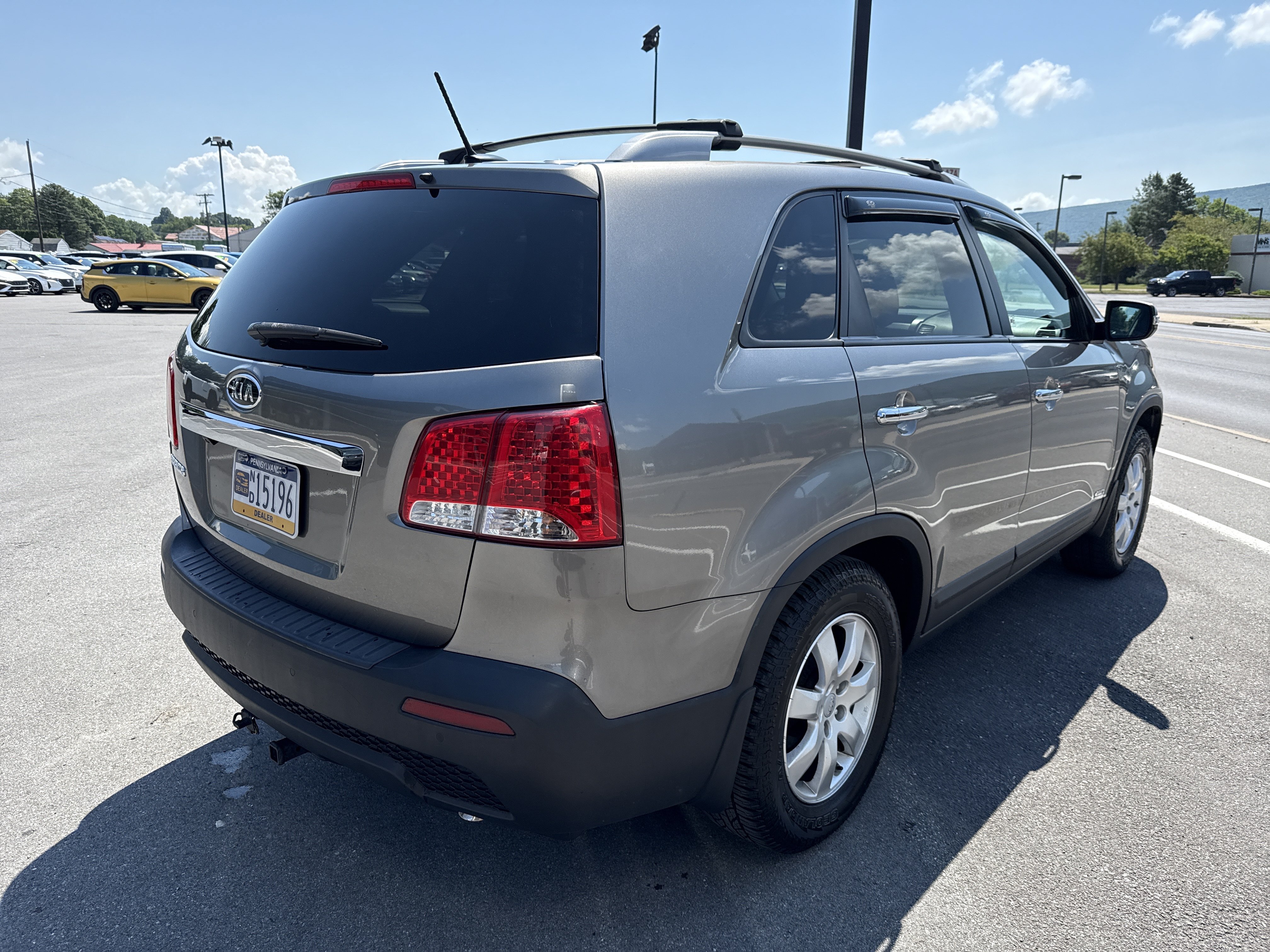 Used 2012 Kia Sorento LX w/ Convenience Pkg AWD/4WD image 3