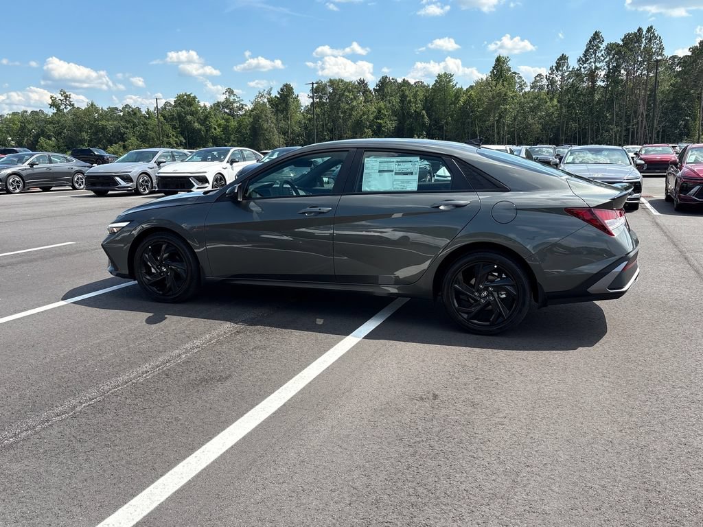 New 2026 Hyundai Elantra Sport FWD image 21