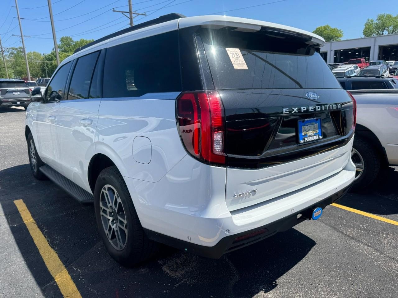 Used 2025 Ford Expedition Active AWD/4WD image 9